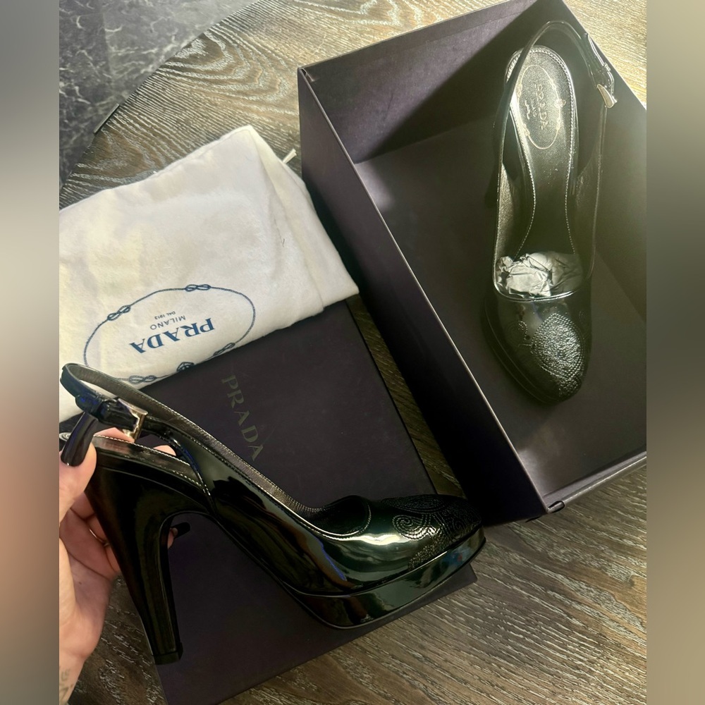 Calzature Donna , Vernice Flower PRADA